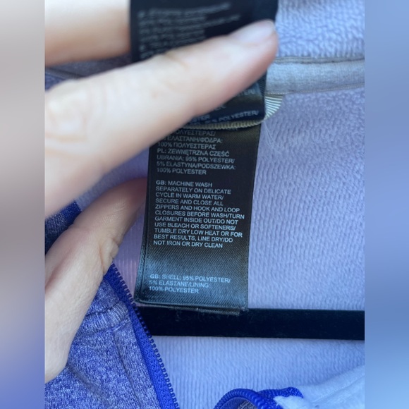 The North Face Fleece Jacket - Picture 12 of 12